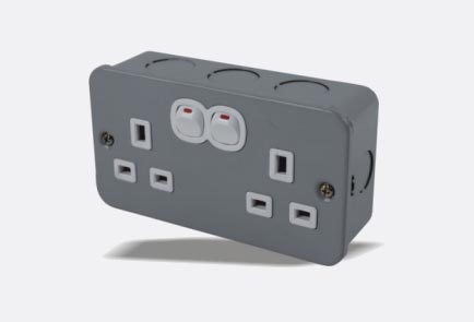 /TH8219 Metal Clad Double Socket